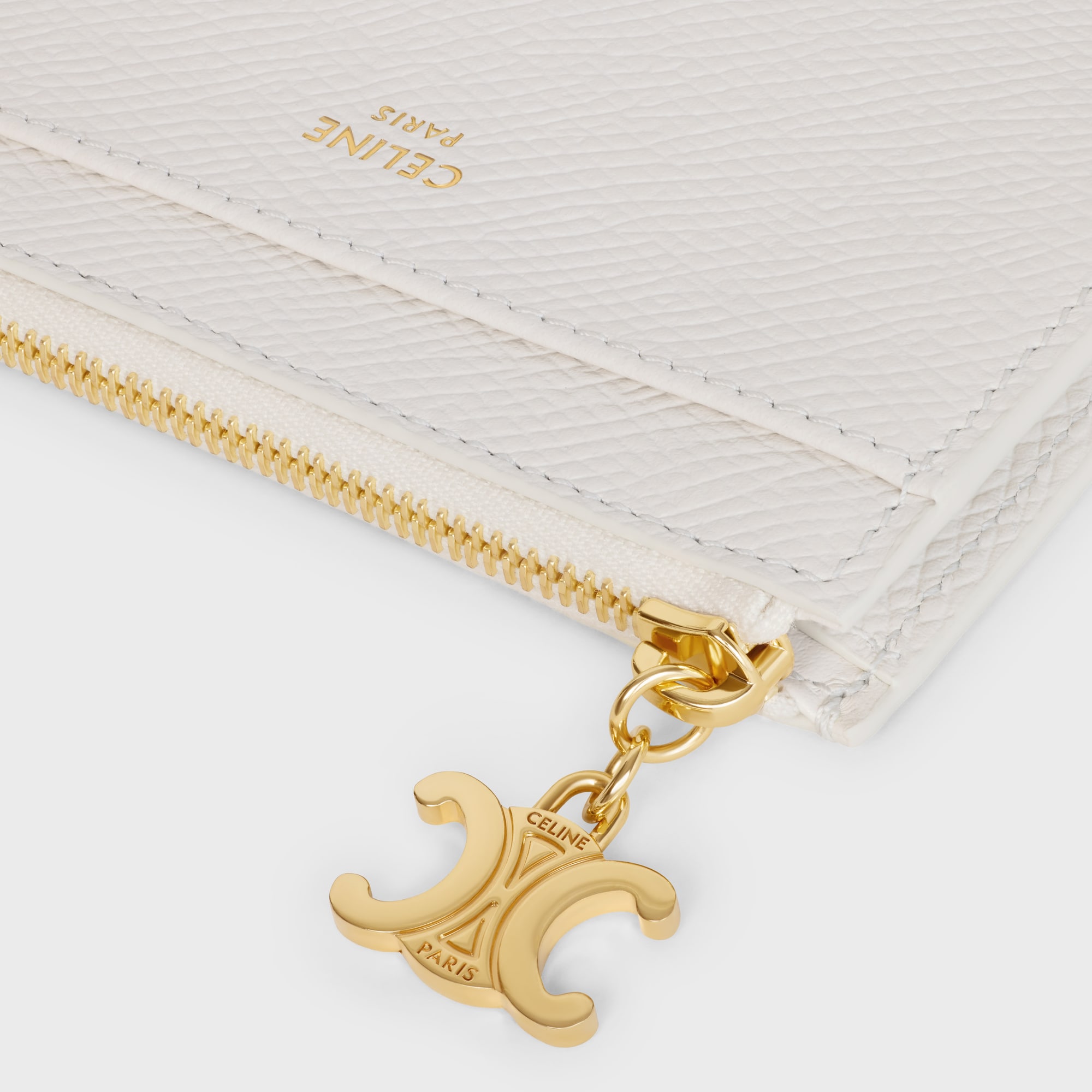 ZIPPED CARD HOLDER TRIOMPHE CHARMS IN GRAINED CALFSKIN RICE - Image 4